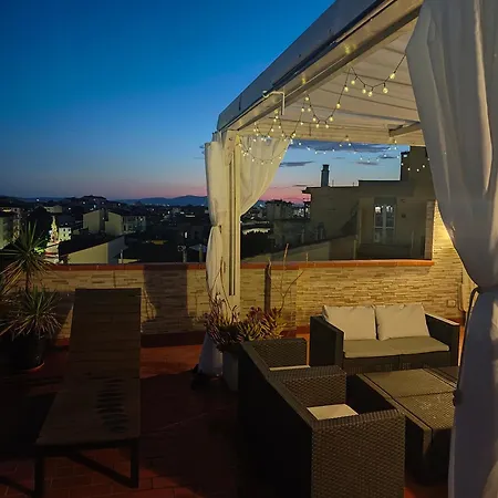 Panoramic Luxury Little Penthouse *